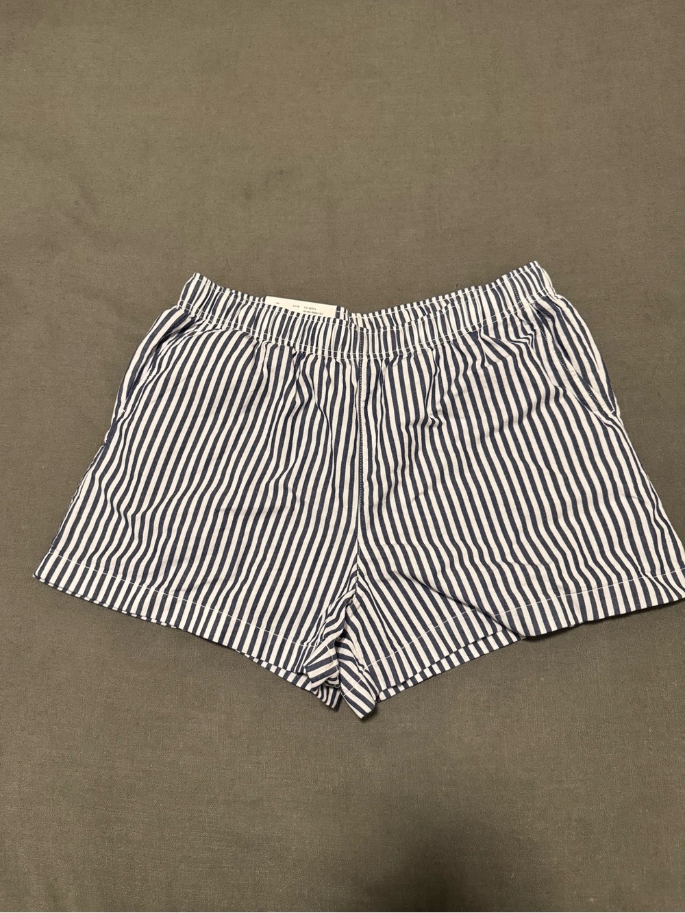 UNIQLO Striped Navy and White Women’s Elastic Waist Shorts BNWT